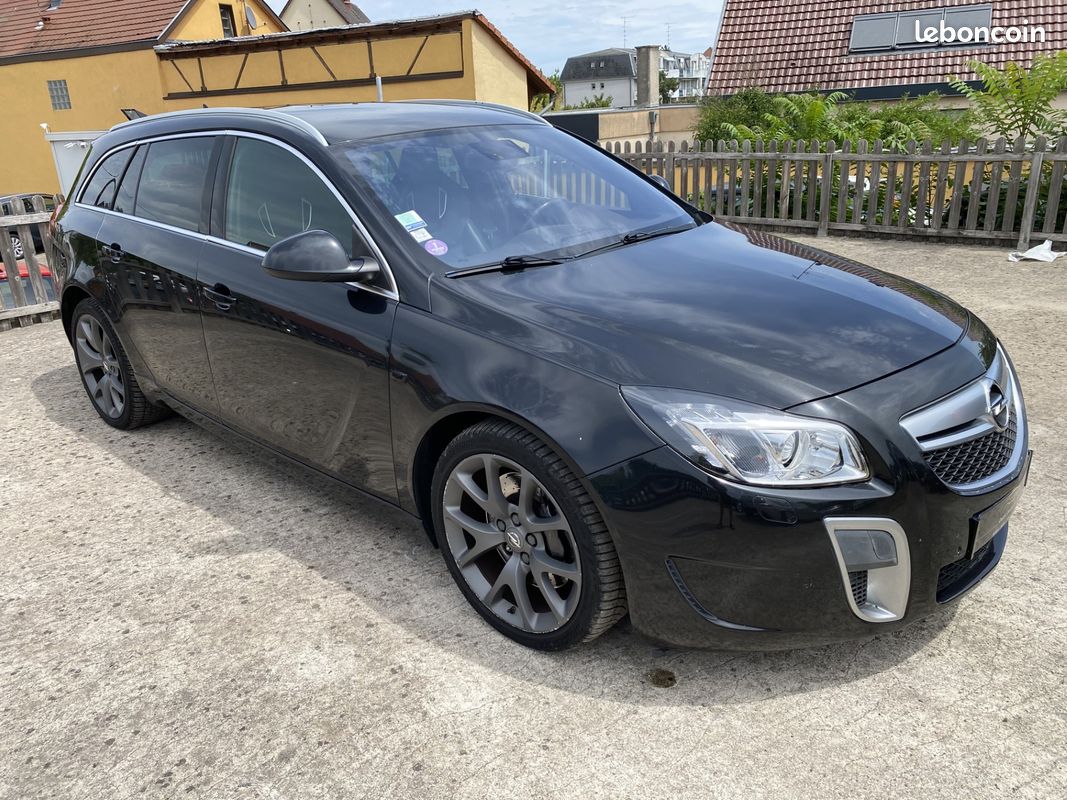 OPEL Insignia Sports Tourer 2.8 V6 Turbo OPC 4x4 (image 2)