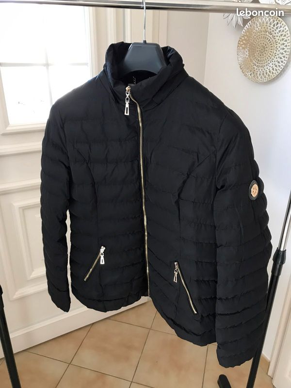 Blouson noir avec capuche amovible taille Xl (image 1)