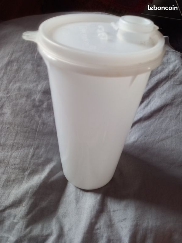 Shaker tupperware (image 1)