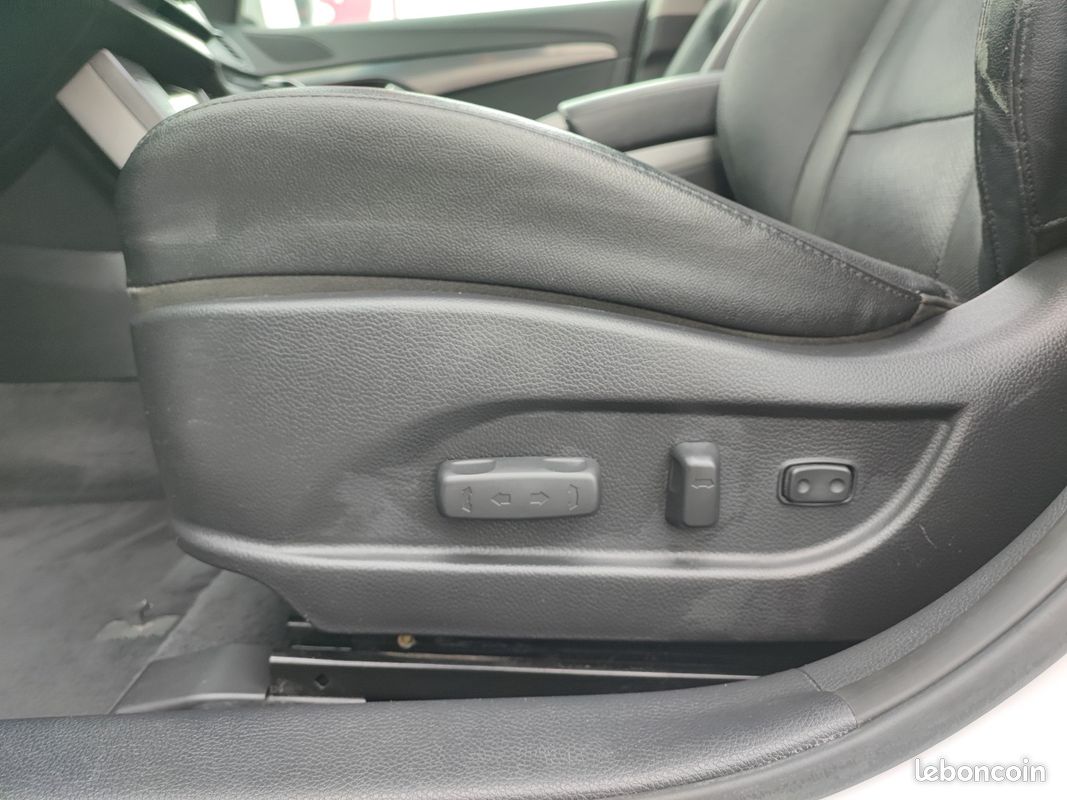 HYUNDAI i40 SW 1.7 CRDi 141 Blue Drive DCT-7 Creative (image 14)