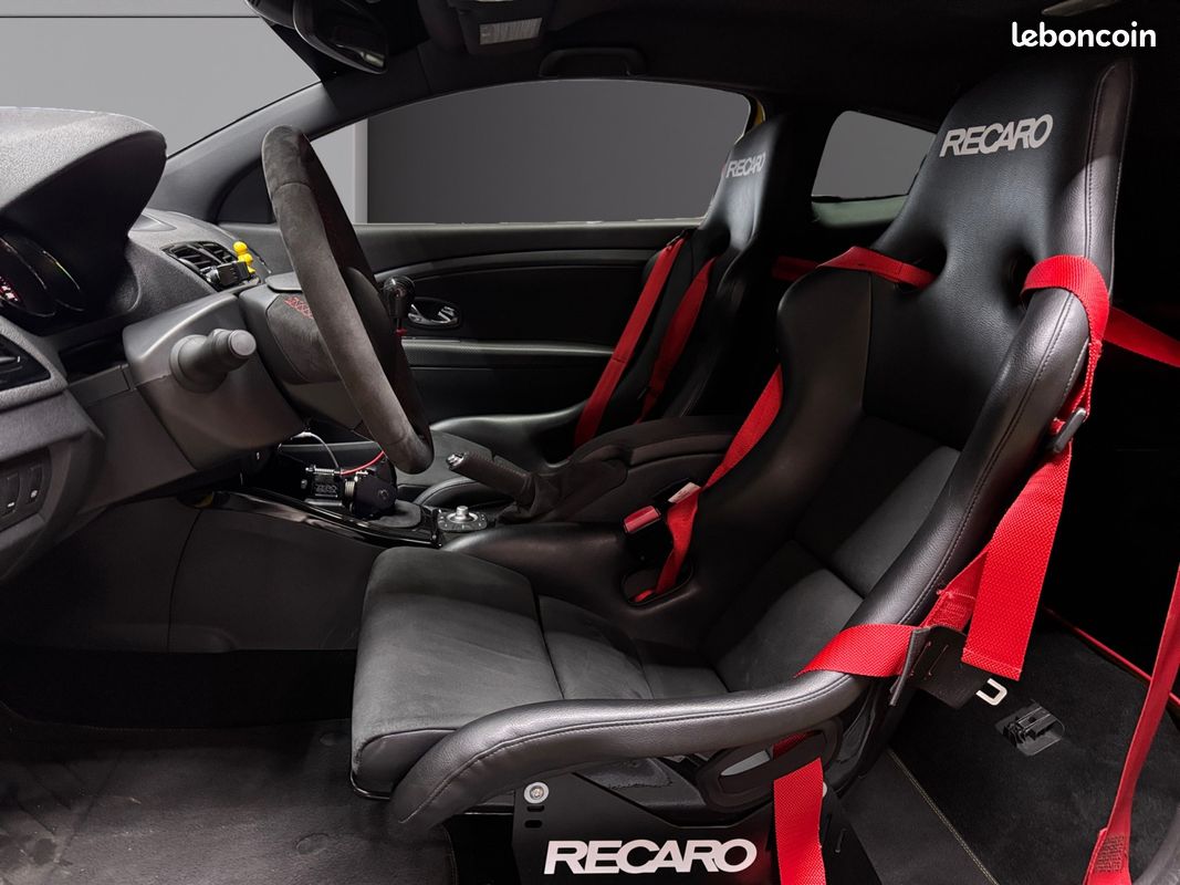 RENAULT MEGANE 2.0 16V 265 RS RED BULL RACING - 265Ch - Garantie 12 mois (image 9)