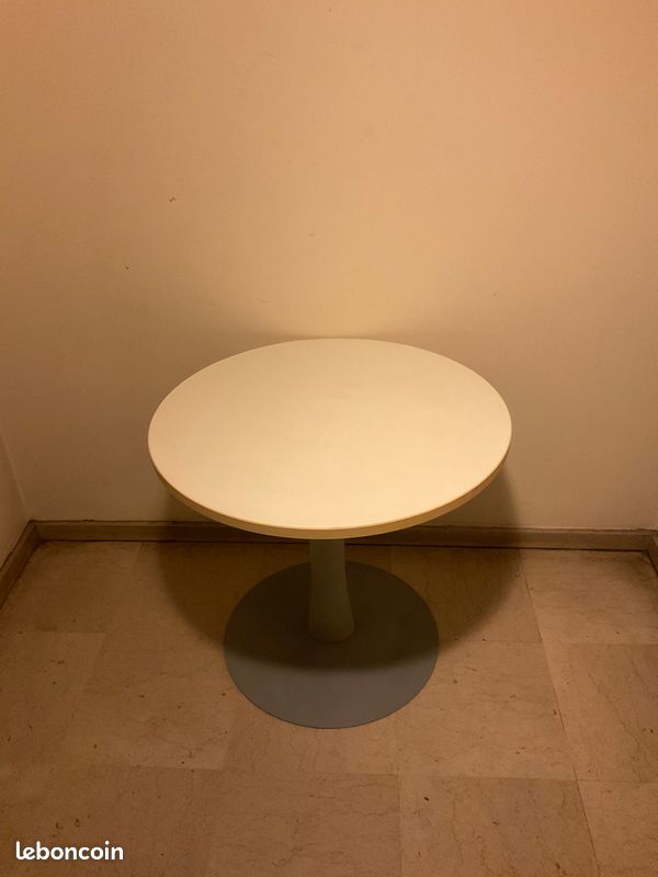 Table de bistrot (image 2)