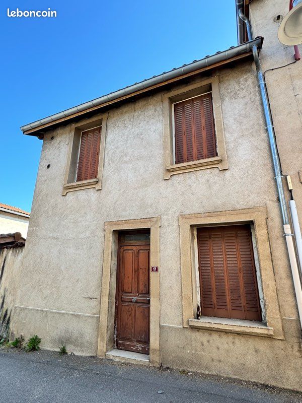 Maison 3 pièces 50 m² · à Sail-sous-Couzan · 50 m² · 43 000 €