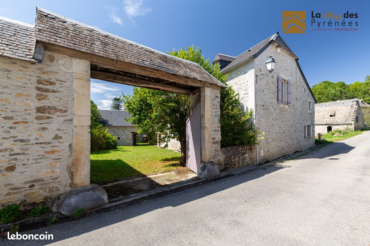 Maison 5 pièces 190 m² · à Avezac-Prat-Lahitte · 190 m² · 325 000 €