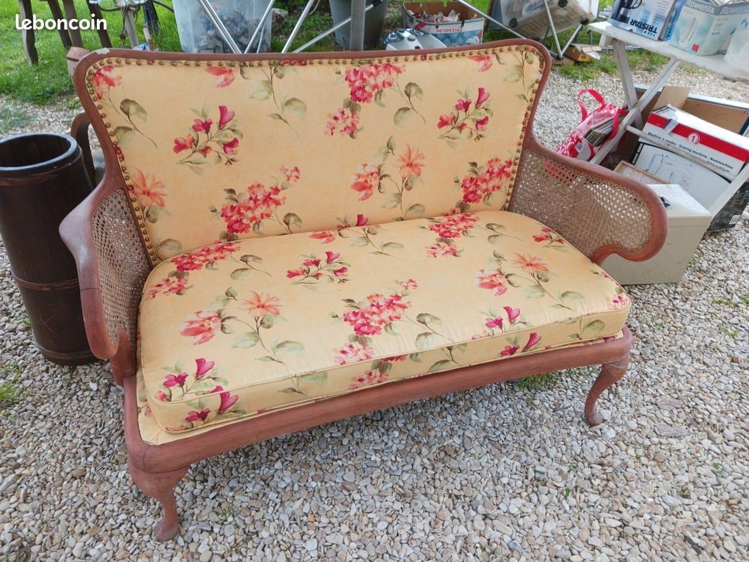 Banquette (image 1)