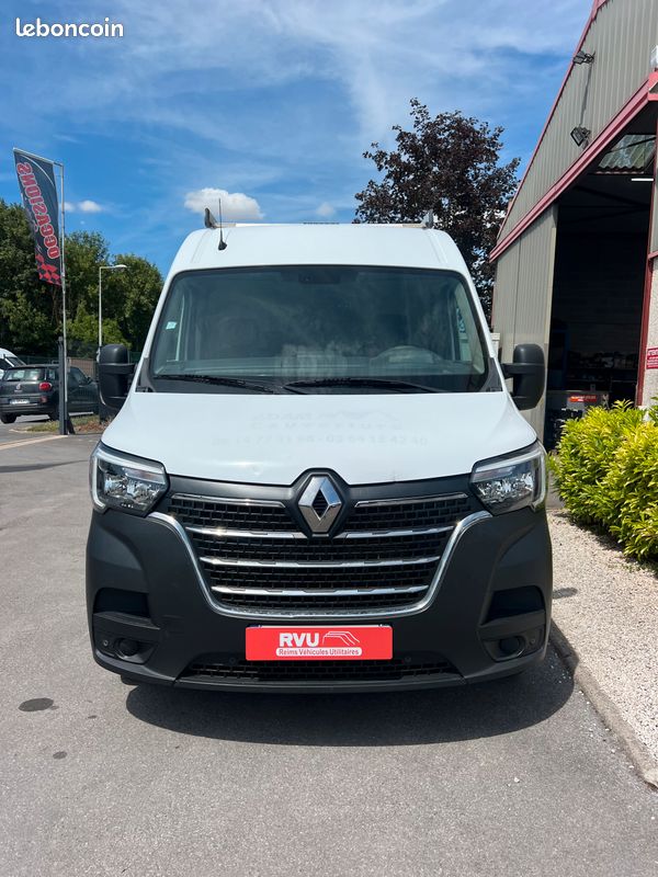 18 500 HT RENAULT MASTER Fourgon L3H2 2.3 Blue dCi 180ch avec Galerie, échelle et attelage (image 2)