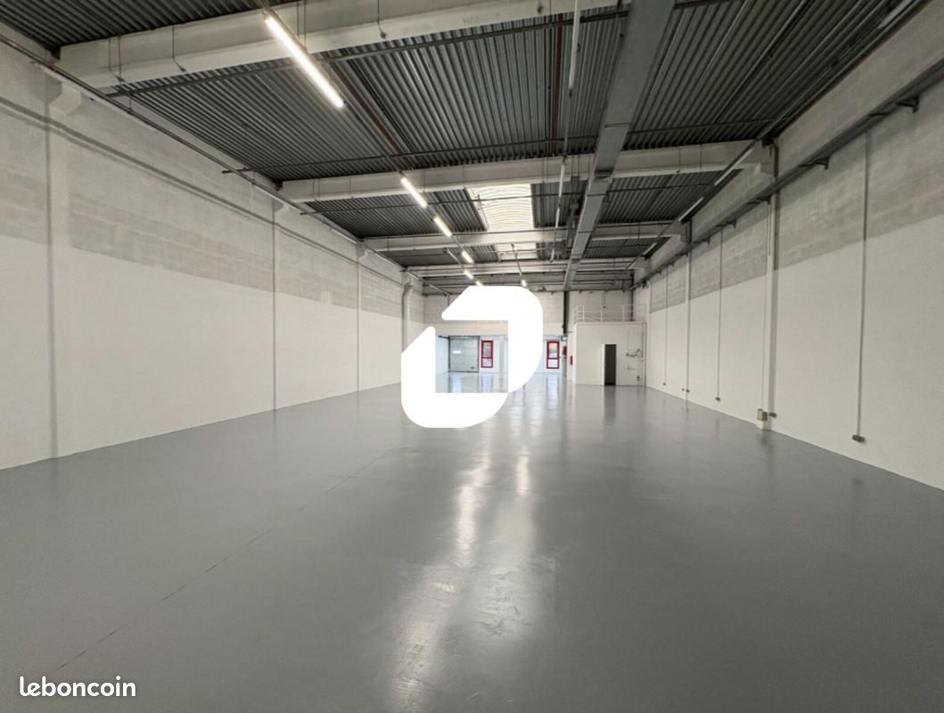 Local d'activité 2 301 m² (image 4)