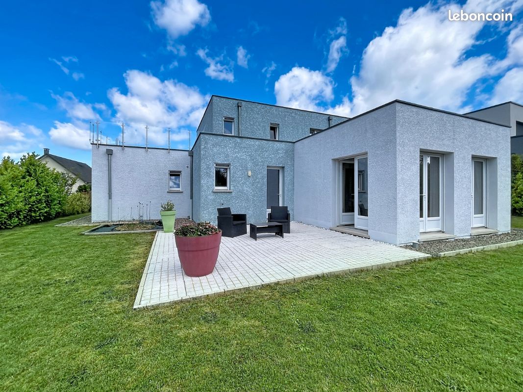 Maison 5 pièces 180 m² · à Montbéliard · 180 m² · 385 000 €