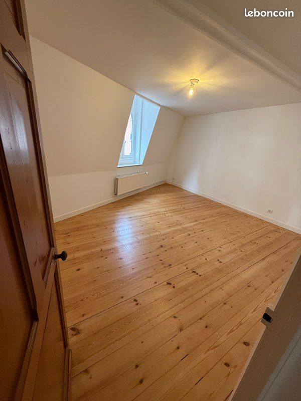 Maison 1 pièce 215 m² · à Lille · 215 m² · 1 000 €/mois