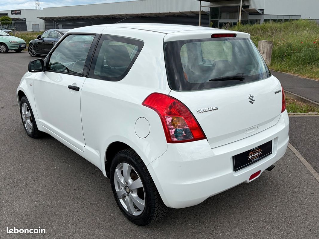 Suzuki Swift 1.3 CLASSIC 92 CH (image 6)