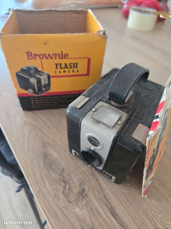 Appareil Photo Kodak Brownie Flash Camera Vintage 1955 Bon état