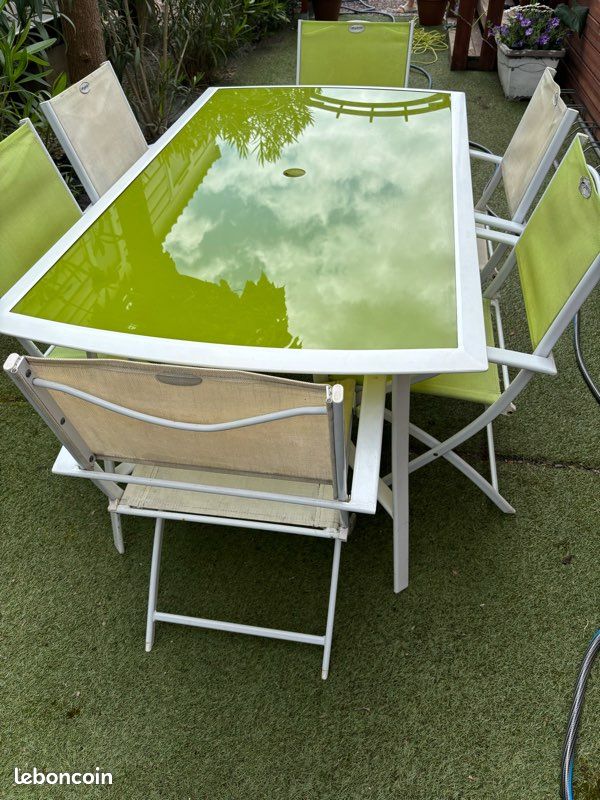 Table de jardin en verre (image 3)