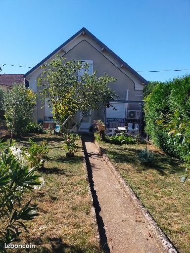 Maison 6 pièces 124 m² · à Génis · 124 m² · 156 000 €