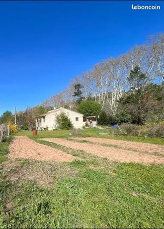 Jolie maison avec vue imprenable sur le fleuve – 85 m², dépendance et grand terrain de 2800 m²
