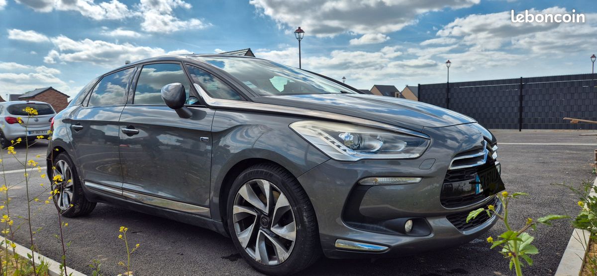 Citroën DS5 Hybride 2012 (image 1)
