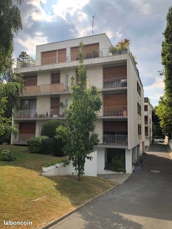 Beau studio à Boulogne (Nord - rue des Abondances) de 11 m², au 1er étage avec ascenseur sur jardin dans résidence moderne de standing avec gardien