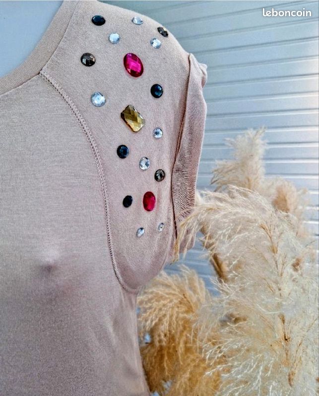 T-shirt beige avec strass - Taille M/L (image 2)