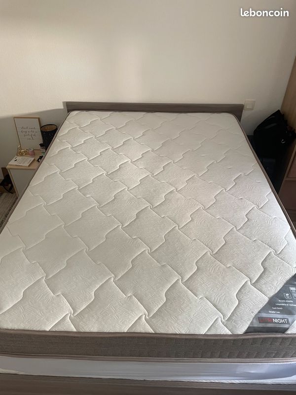 Matelas 140 x 190cm parfait état (image 2)