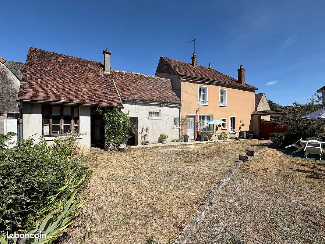 Maison 5 pièces 127 m² · à Saint-Vérain · 127 m² · 165 000 €