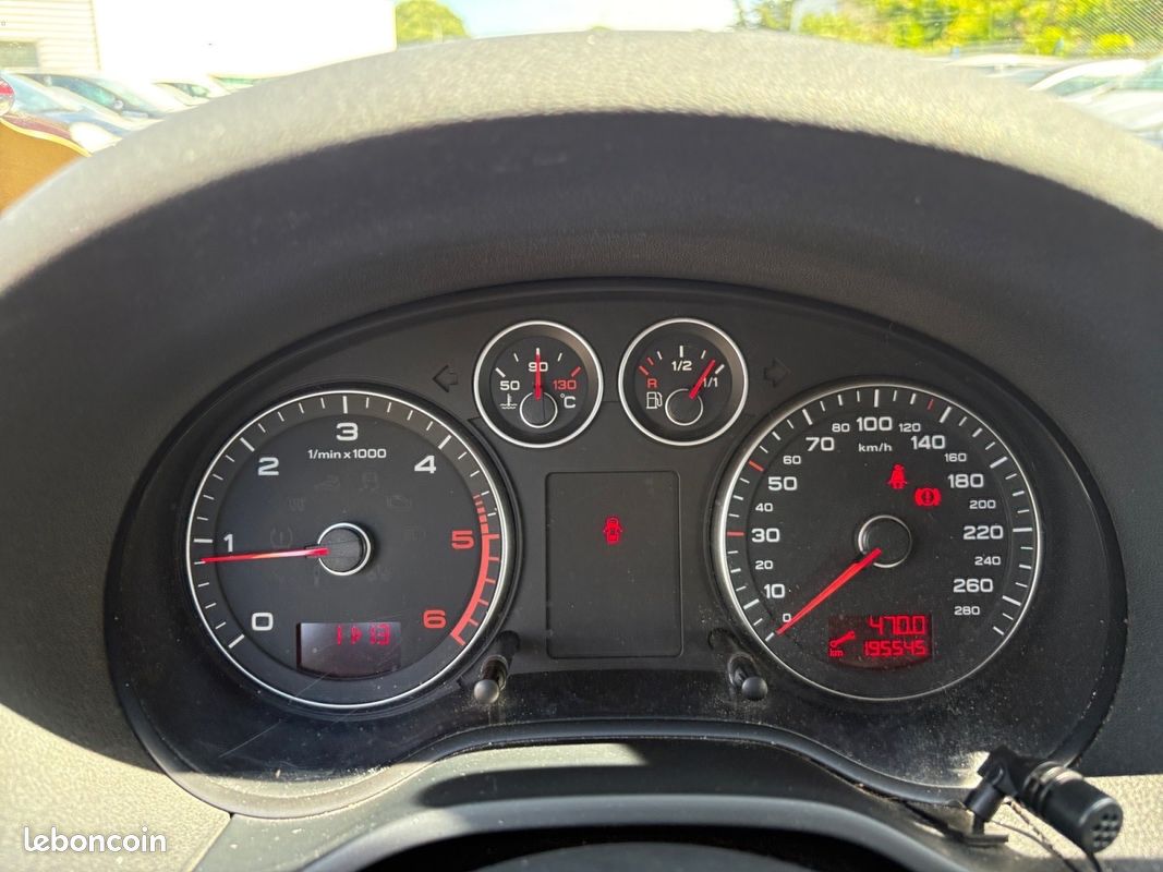 AUDI A3 CABRIOLET Ambiente 1.6 TDI 105 DPF (image 12)