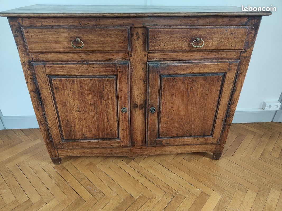 Buffet en bois (image 1)