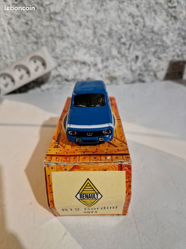 RENAULT 12 Gordini 1971 Bleu-de-France R12 - 1:18 NOREV 185210 - Hexos