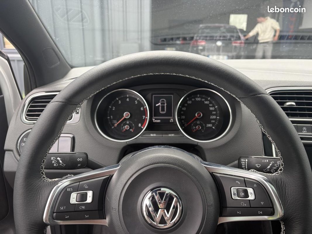 VOLKSWAGEN POLO 1.8 TSI 190 BLUEMOTION GTI ( toit ouvrant ) (image 9)