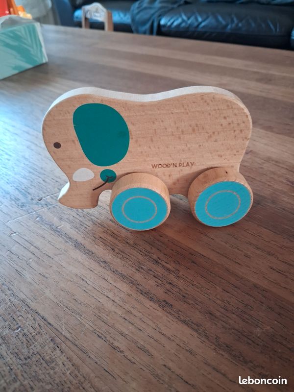Éléphant à roulettes (image 1)