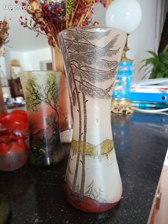 Paire de vases diabolos émaillés signés Legras