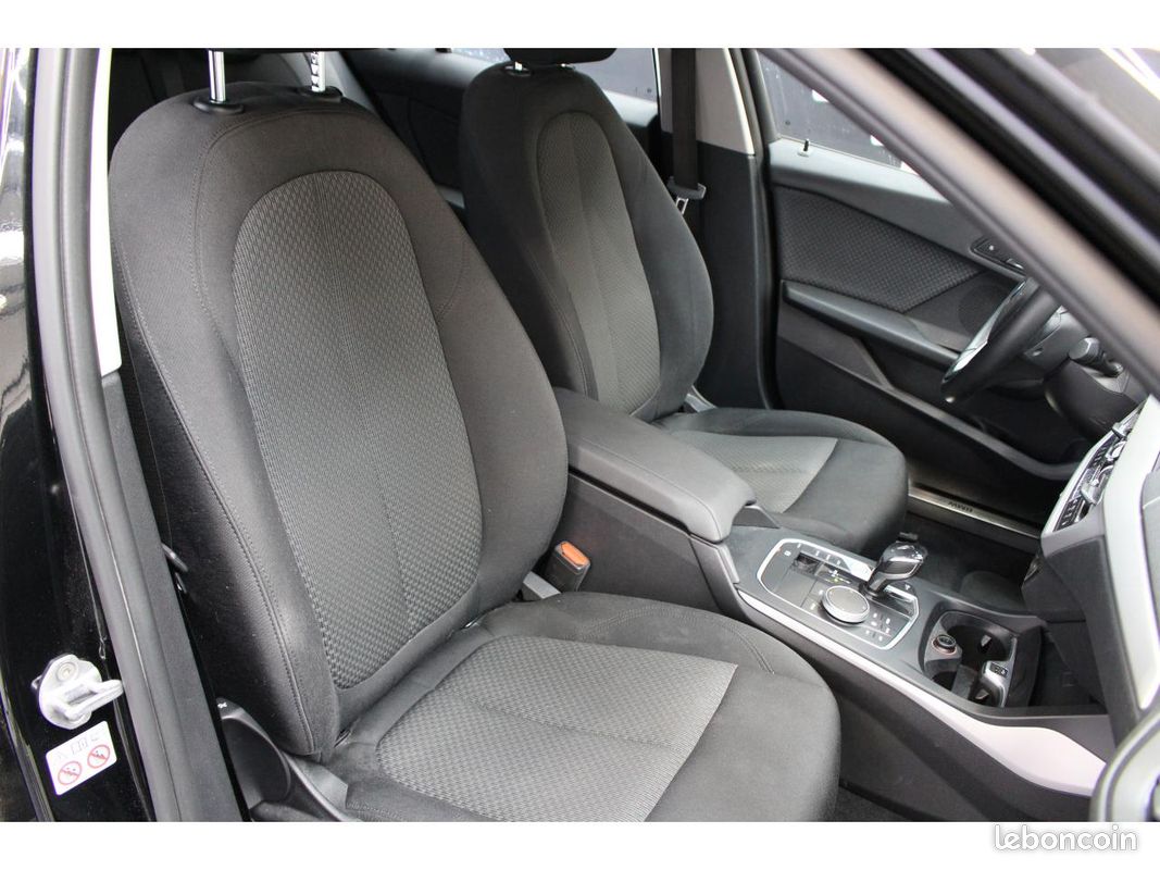 BMW SERIE 1 118d - BVA BERLINE F40 Lounge (image 11)