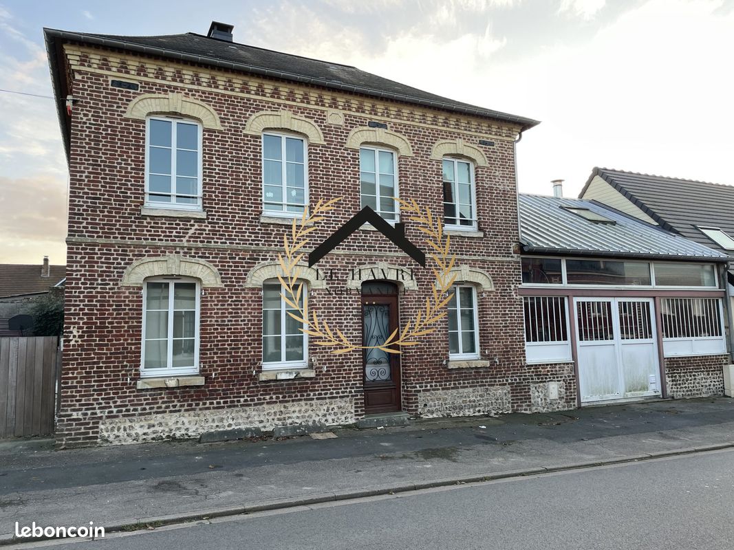 Maison 7 pièces 210 m² · à Angerville-l'Orcher · 210 m² · 419 000 €