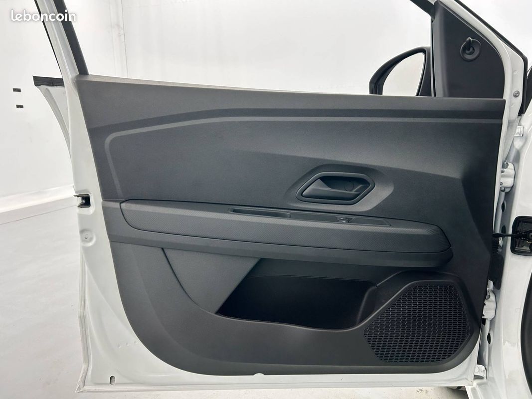 DACIA Sandero ECO-G 100 Essential (image 11)