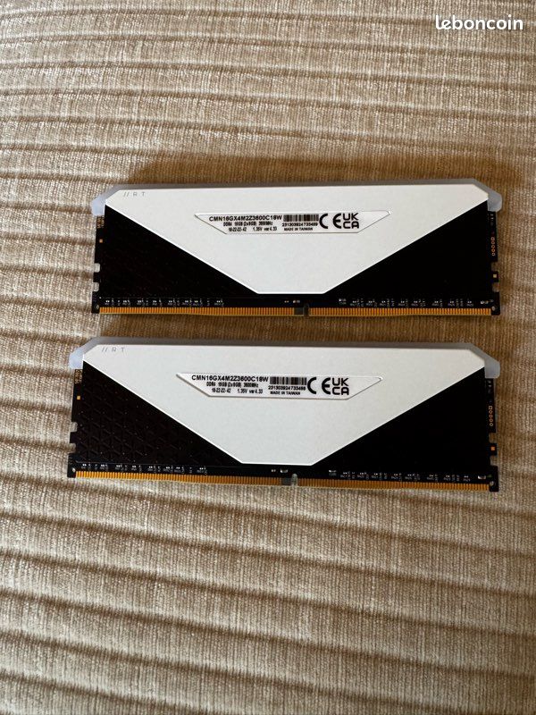 Barrettes de ram Corsair Vengeance RGB RT DDR4 2x8GB (image 2)