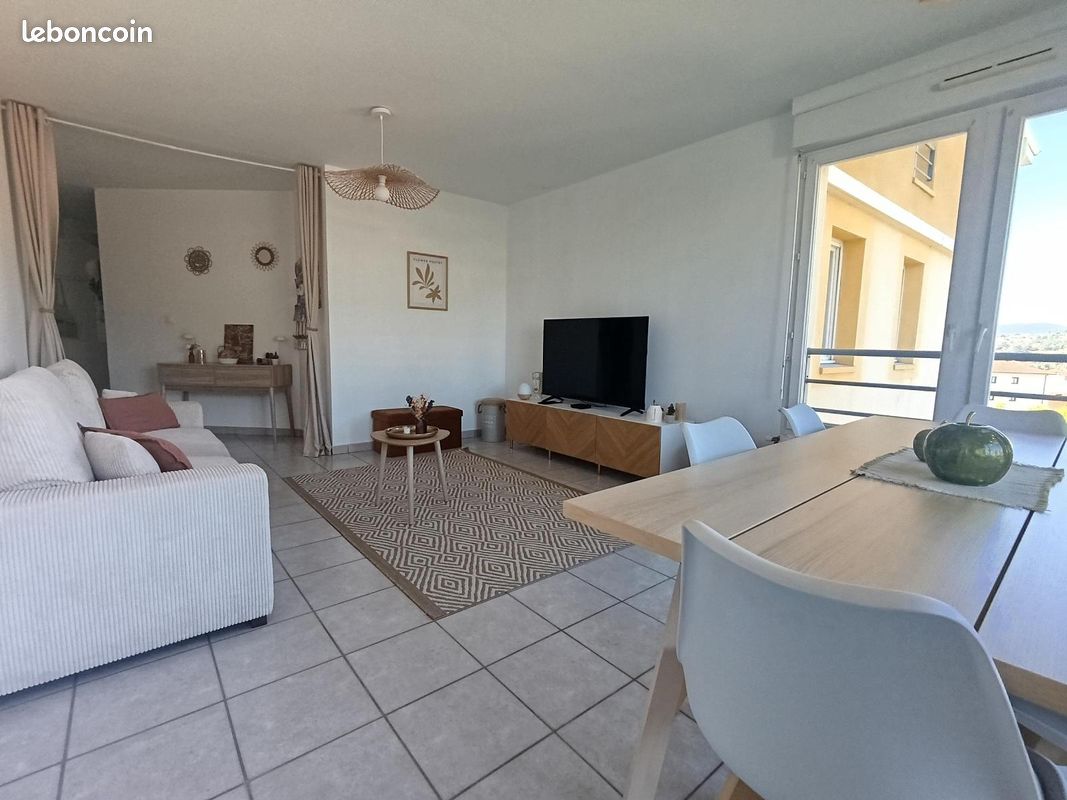 Appartement 4 pièces 89 m² · à Annonay · 89 m² · 810 €