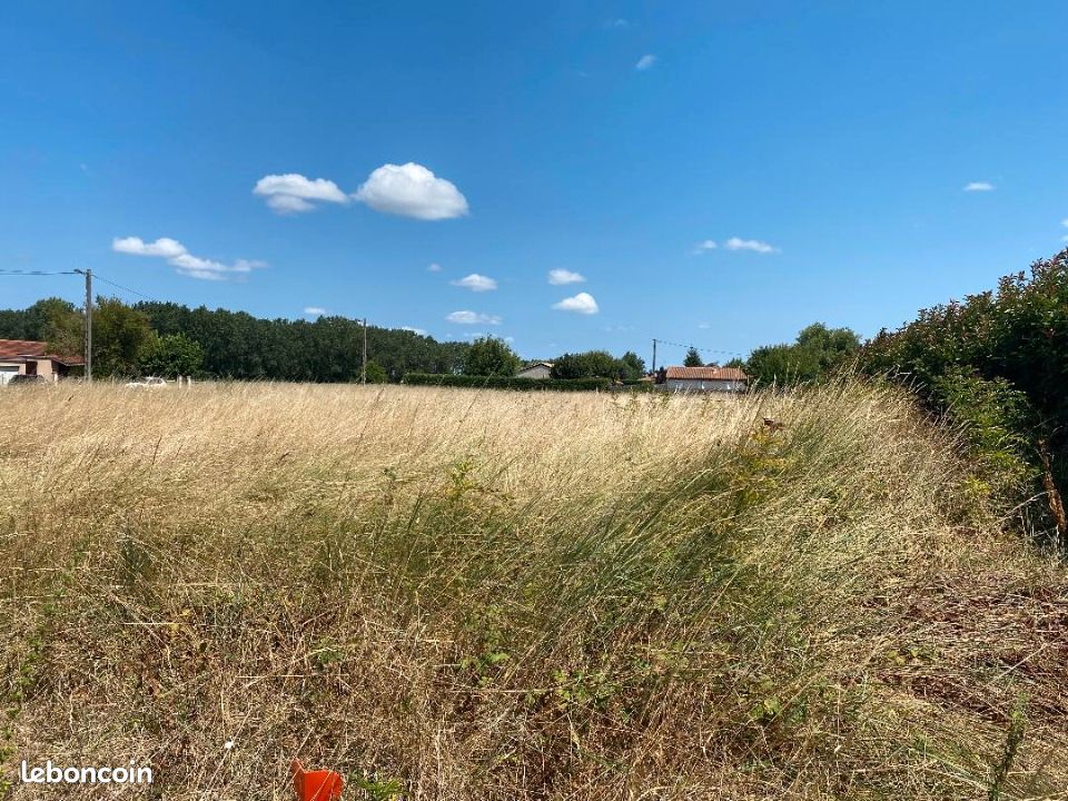 Terrain 1300 m² · à Finhan · 55 000 €