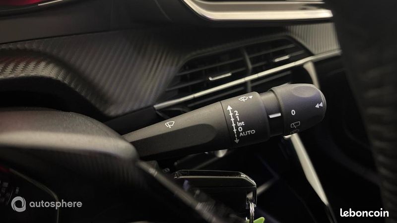 Peugeot 2008 1.2 PureTech 100ch S&S Style (image 24)