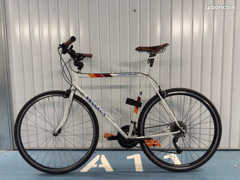 Vélo de route vintage Peugeot Restauré (image 1)