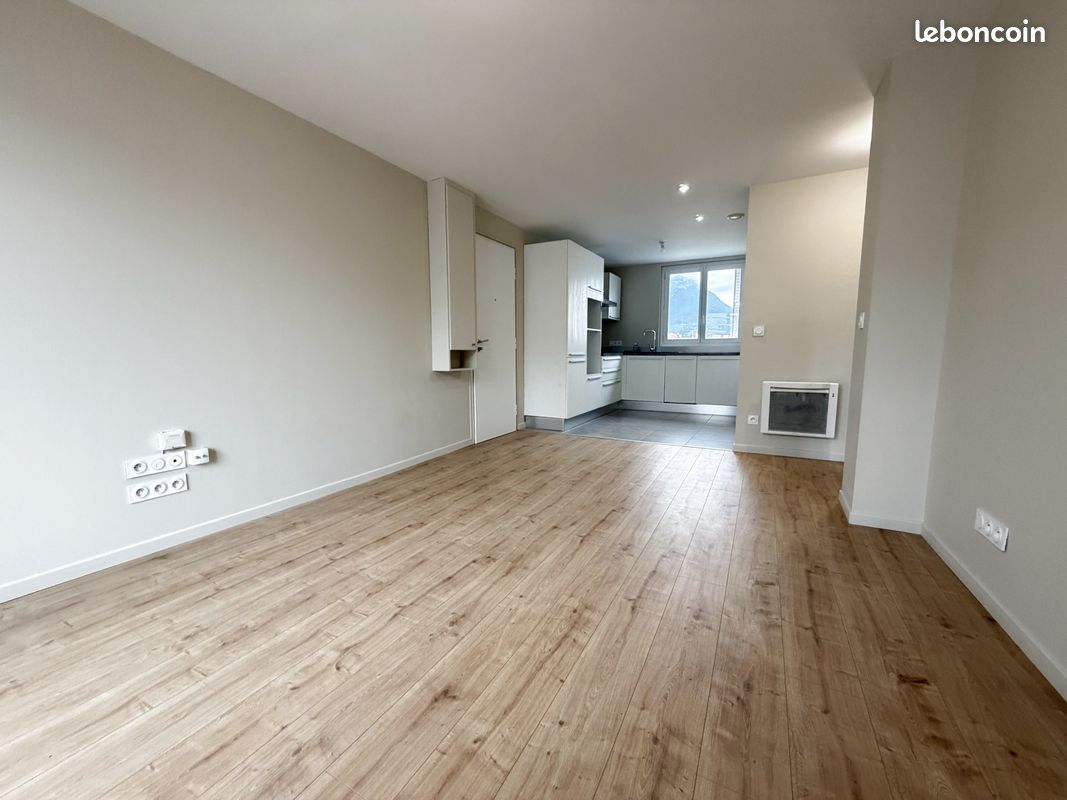 Appartement 3 pièces 50 m² · à Grenoble · 50 m² · 146 000 €