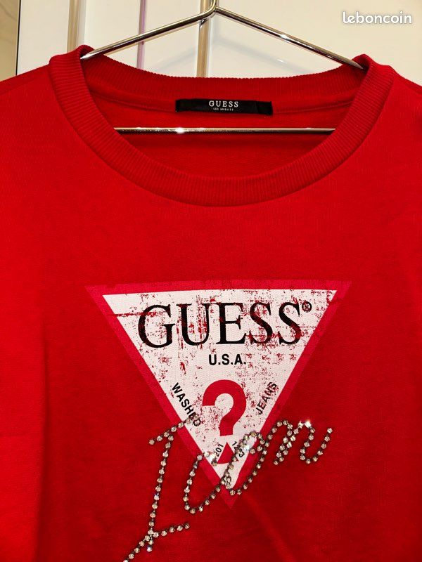Pull rouge Guess avec strass (image 2)