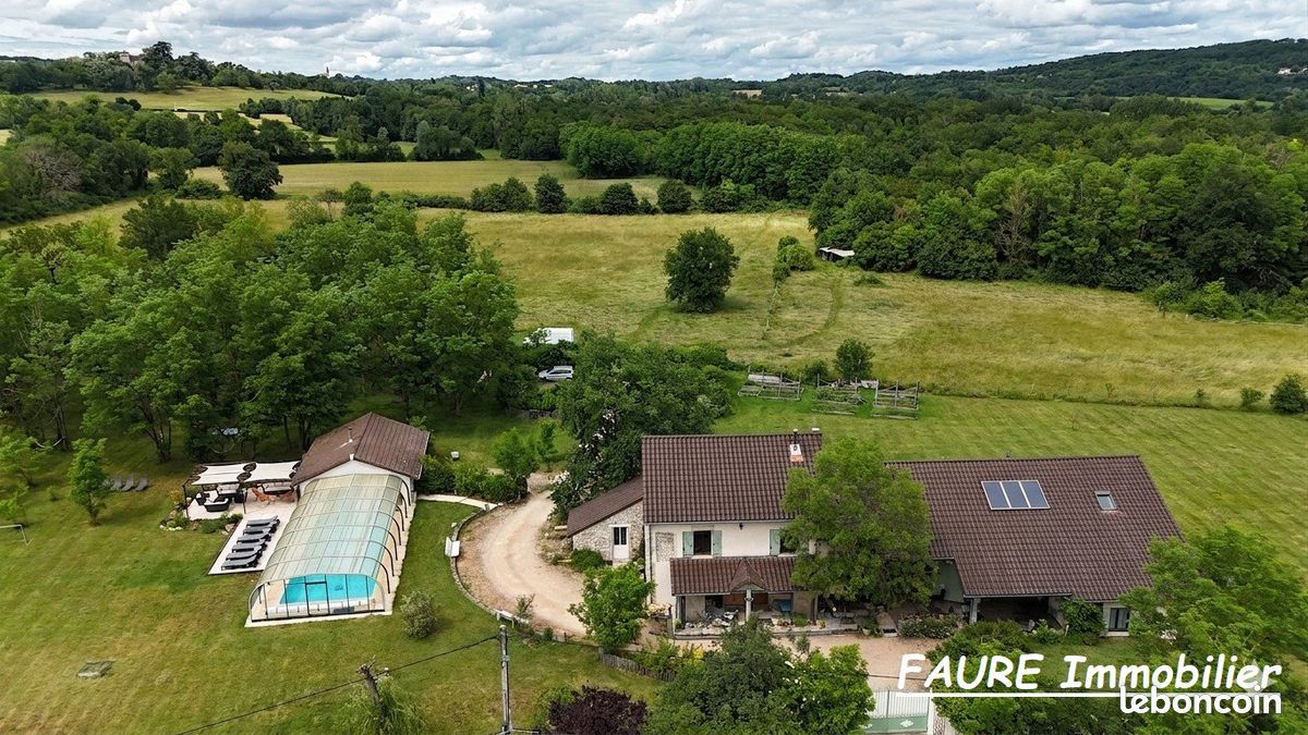 Maison 12 pièces 400 m² · à Crémieu · 400 m² · 799 000 €