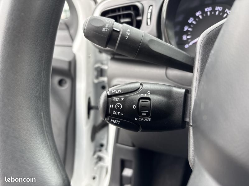 Citroen C3 1.2 PureTech 83ch S&S Feel 122-123g (image 15)
