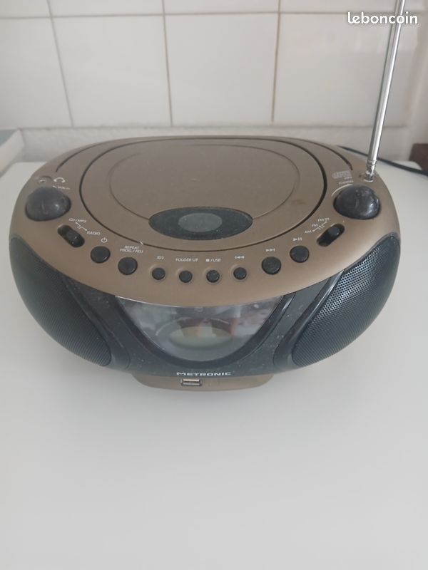 Poste radio cd (image 1)