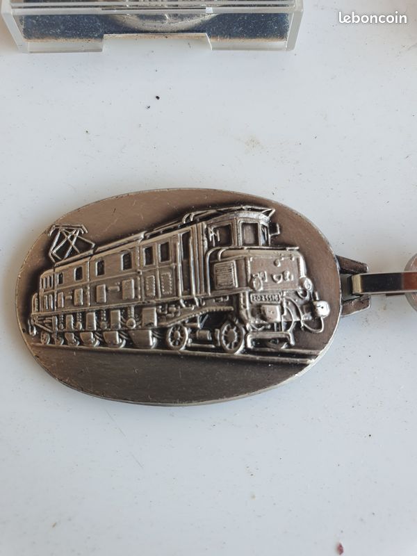 Porte clef villes Deauville + Trouville + la vie du rail (image 6)