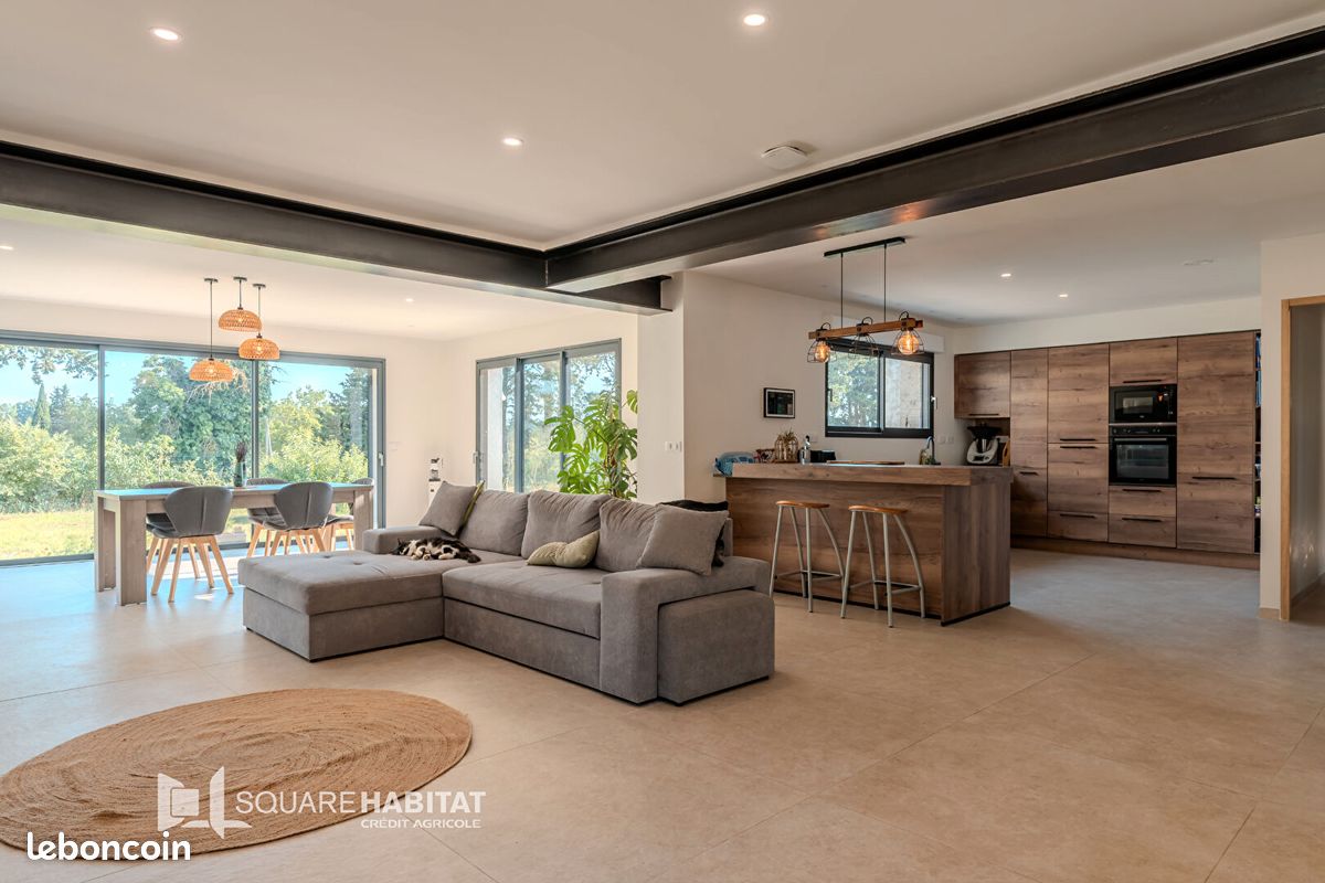 Maison 5 pièces 178 m² · à Saumane-de-Vaucluse · 178 m² · 750 000 €