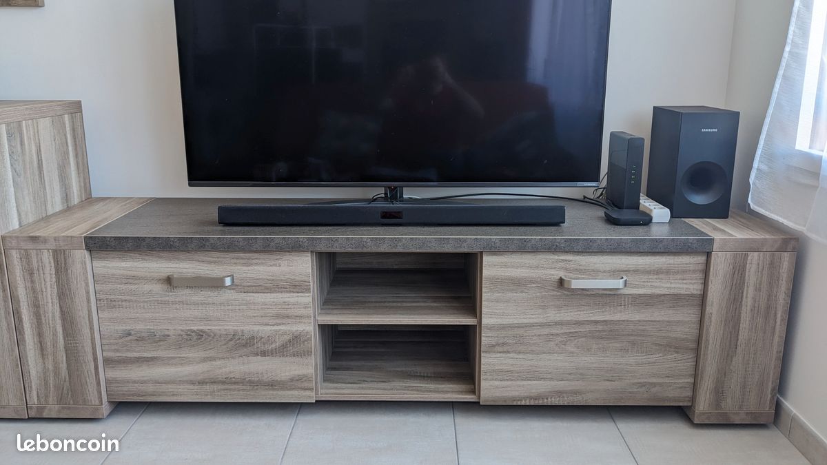 Meuble TV Bois Gris BUT Gamme Stone – Dimensions L204 P50 H54 – Occasion