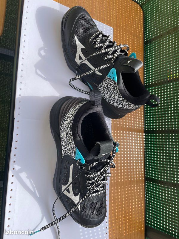 Basket Mizuno wave momentum katakana limited Sport Plein air