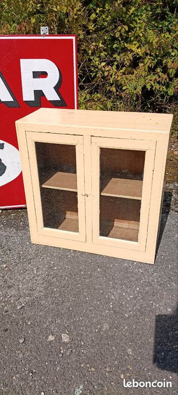 Vitrine ancienne (image 1)