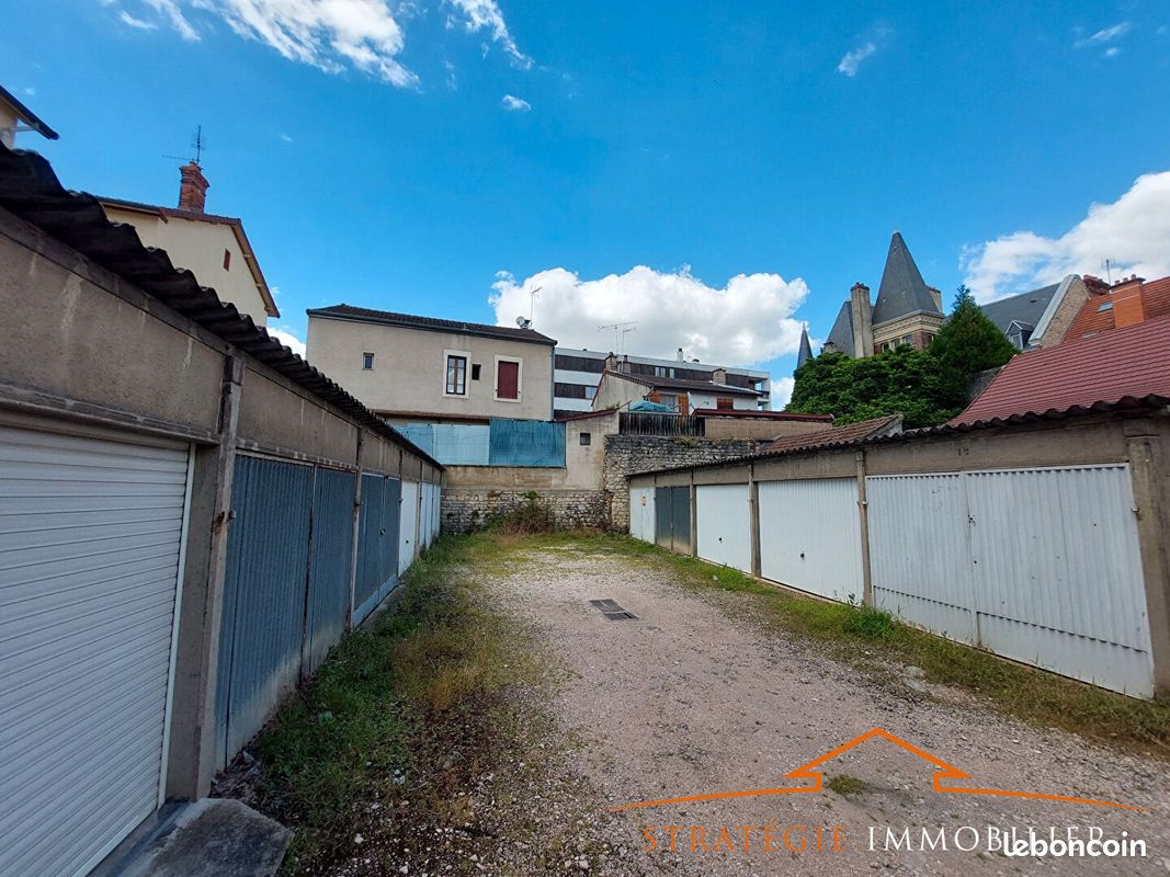 Parking 10 m² · à Chalon-sur-Saône · 10 m² · 62 €/mois