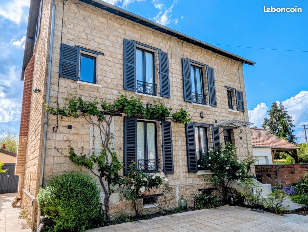 Maison 9 pièces 163 m² · à Pontoise · 163 m² · 750 000 €