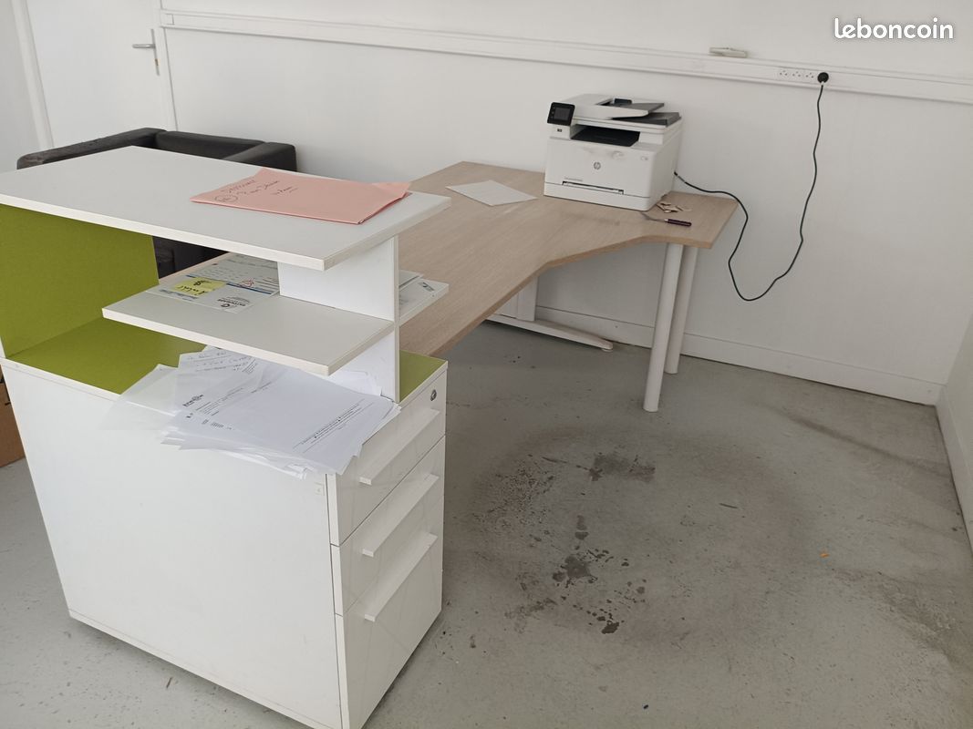 Bureau d'angle et étagère (image 1)